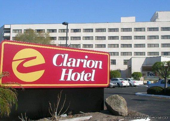 Clarion Hotel Deland Esterno foto